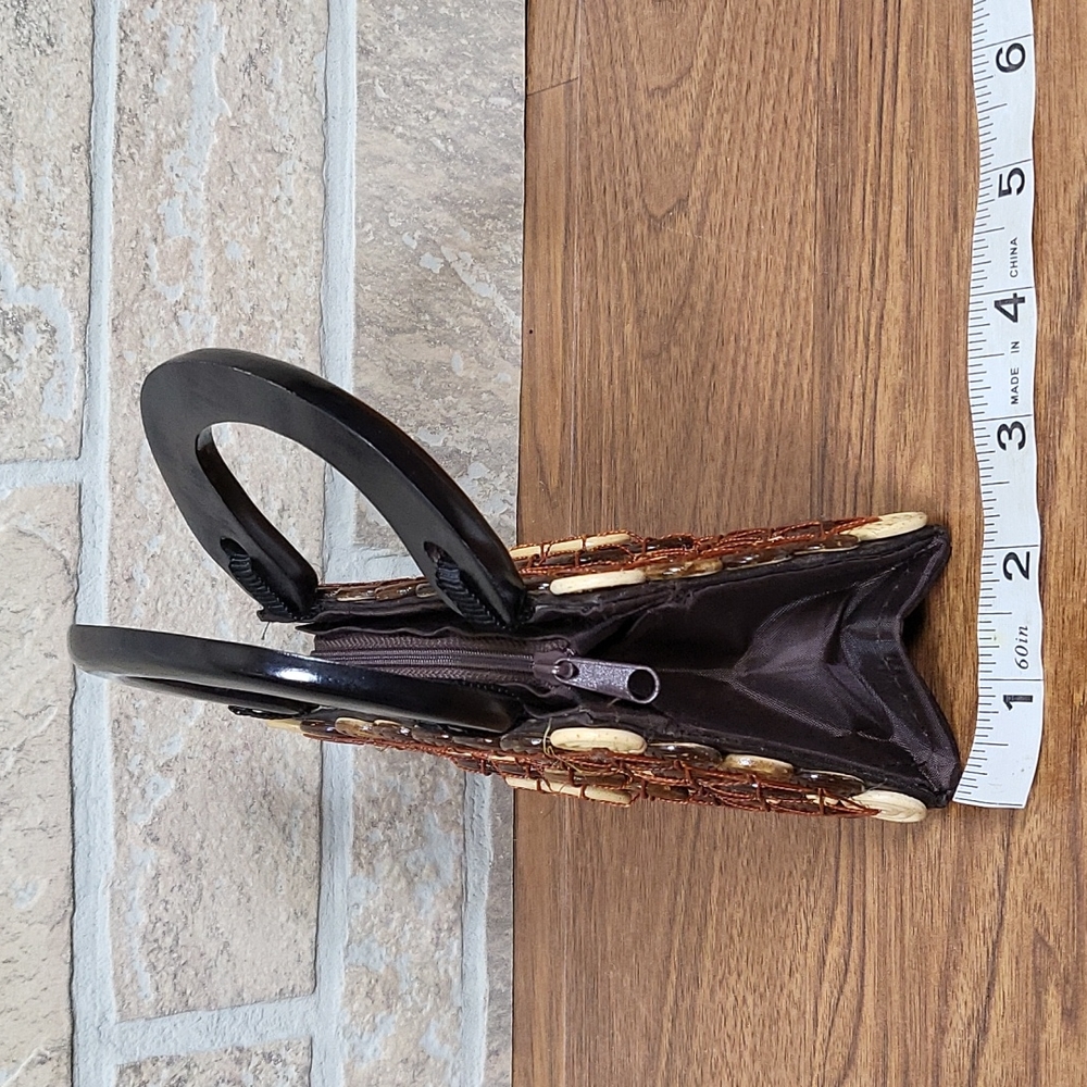 ADORABLE BATHOK KOI Coconut Shell Mini Bag - Picture 12 of 13